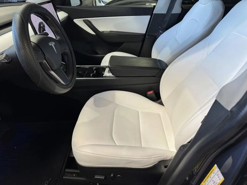 Used 2021 Tesla Model Y Long Range AWD/4WD image 13