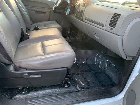 Used 2011 GMC Sierra 3500 W/T w/ Snow Plow Prep Package image 16