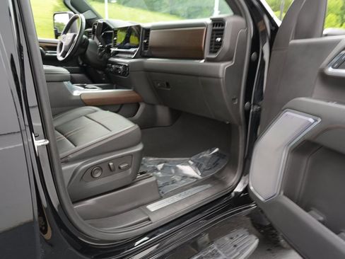 Used 2024 Chevrolet Silverado 3500 High Country w/ High Country Premium Package AWD/4WD image 30