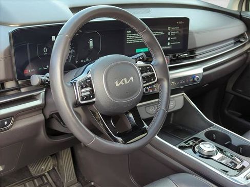 Used 2025 Kia Carnival SX Prestige FWD image 9