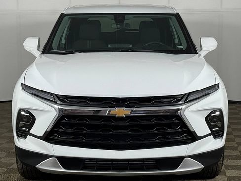 Used 2025 Chevrolet Blazer LT AWD/4WD image 9
