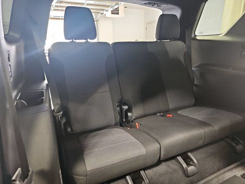 Certified 2023 Chevrolet Traverse LT FWD image 15