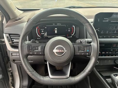 Certified 2022 Nissan Rogue Platinum w/ Head-Up Display Package FWD image 11