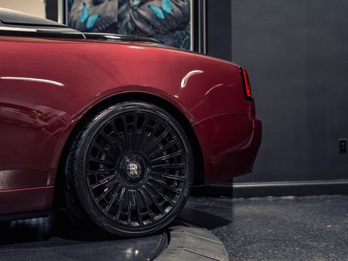 Used 2019 Rolls-Royce Dawn image 9