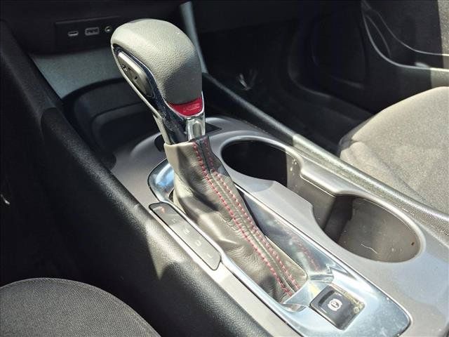 Used 2025 Chevrolet Malibu RS FWD image 12