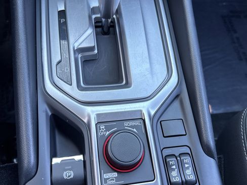 Used 2022 Subaru Forester Premium image 21