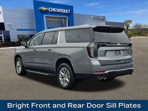 Used 2025 Chevrolet Suburban Premier AWD/4WD image 24