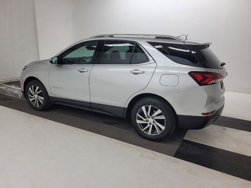 Used 2022 Chevrolet Equinox Premier image 3