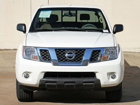 Used 2017 Nissan Frontier SV w/ SV Value Truck Package AWD/4WD image 35