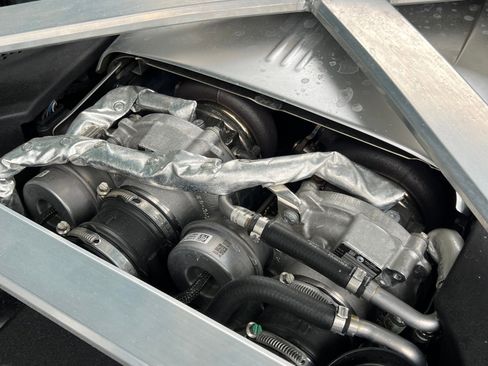 Used 2023 Aston Martin V8 Vantage Roadster RWD image 46