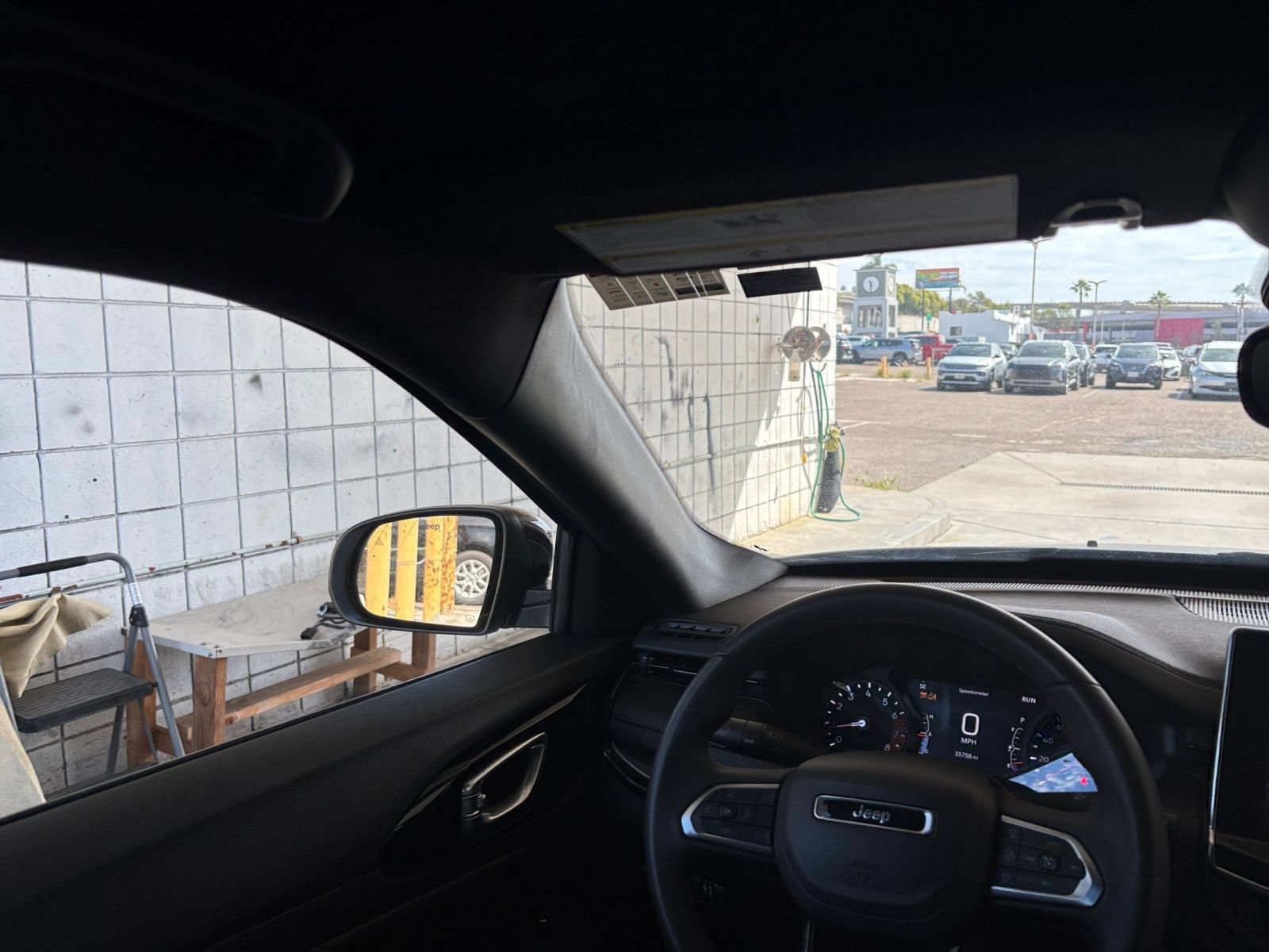 Used 2025 Jeep Compass Trailhawk AWD/4WD image 32
