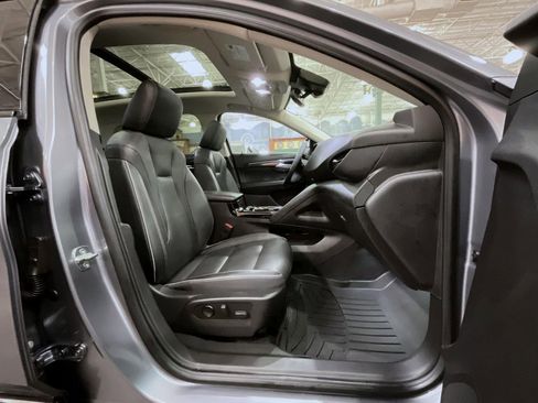 Certified 2021 Buick Envision Essence w/ Sport Touring Package image 15