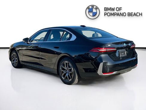 Used 2024 BMW i5 eDrive40i w/ Premium Package image 5