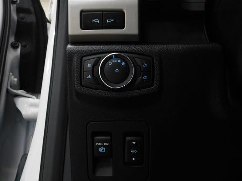 Used 2018 Ford F150 Lariat w/ Equipment Group 502A Luxury AWD/4WD image 44