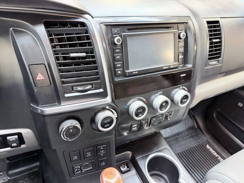 Used 2018 Toyota Sequoia Platinum image 22