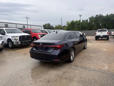 Used 2021 Toyota Avalon XLE FWD image 5