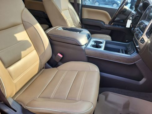 Used 2018 GMC Sierra 2500 Denali w/ Duramax Plus Package image 10