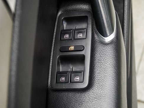 Used 2021 Volkswagen Passat 2.0T SE image 30