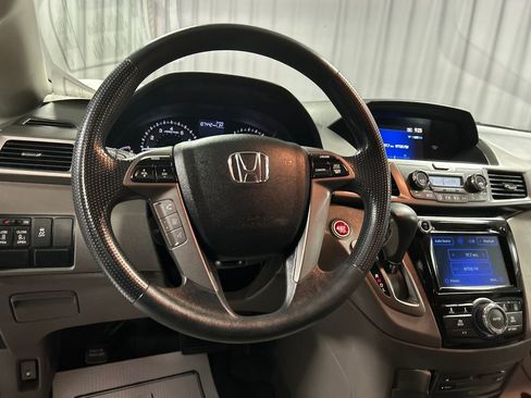Used 2016 Honda Odyssey SE image 13