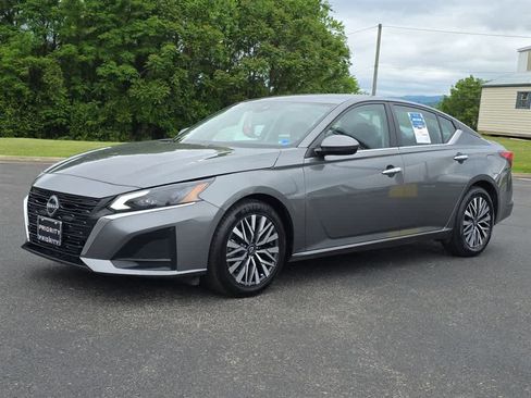 Used 2023 Nissan Altima 2.5 SV FWD image 9