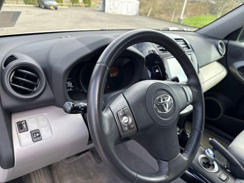 Used 2014 Toyota RAV4 EV FWD image 21
