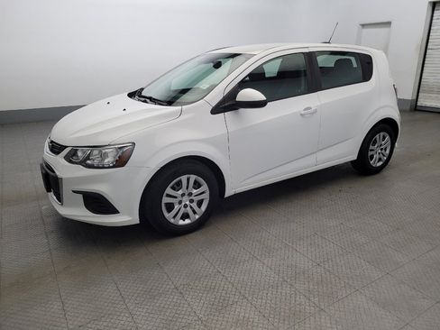 Used 2020 Chevrolet Sonic LT image 2