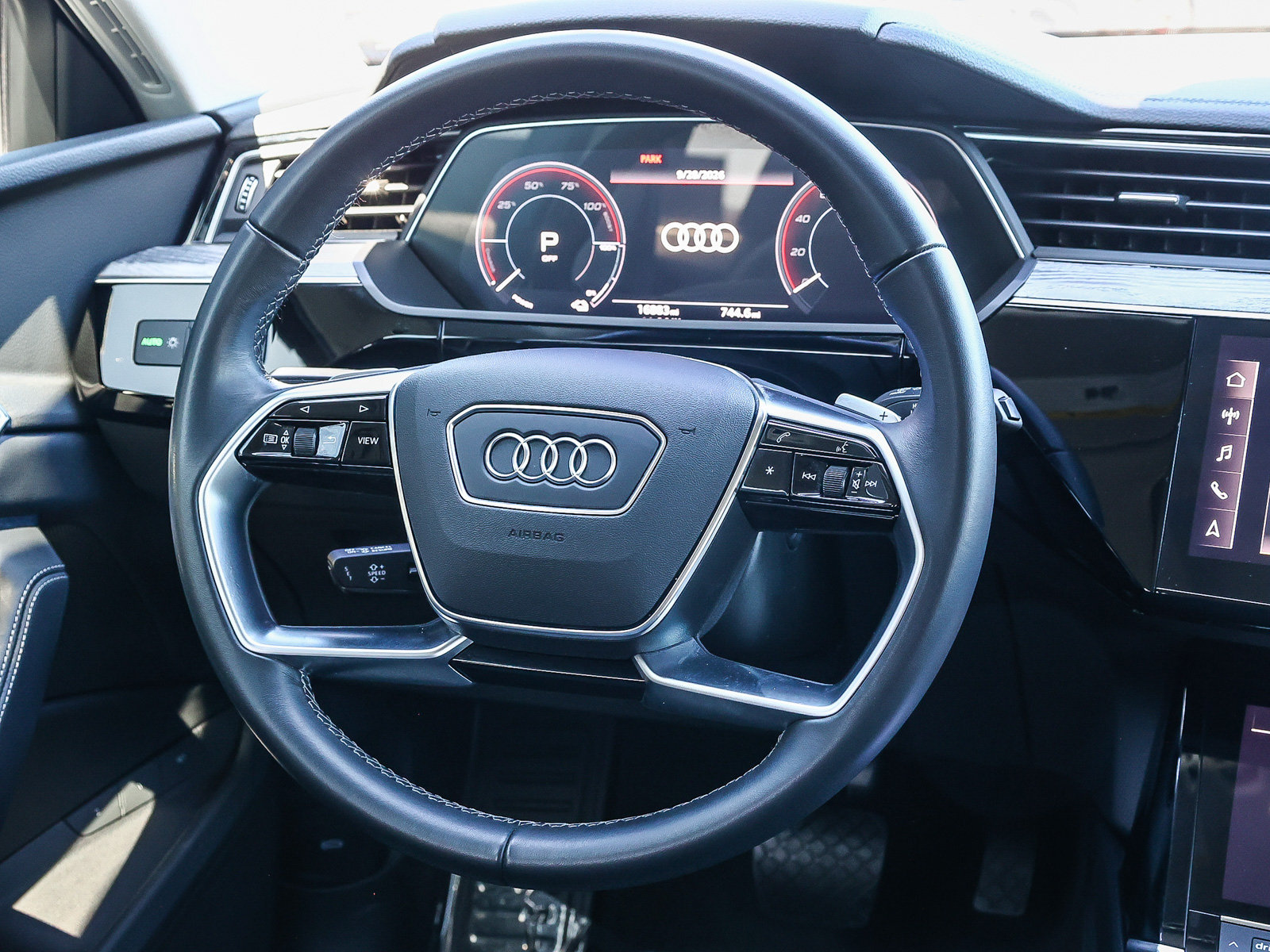 Used 2024 Audi Q8 e-tron Premium AWD/4WD image 16