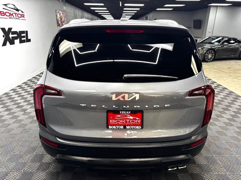 Used 2022 Kia Telluride SX w/ Towing Package image 12