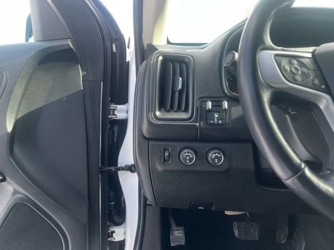 Used 2020 GMC Canyon SLE w/ SLE Convenience Package image 22