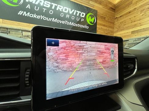 Used 2021 Ford Explorer XLT w/ Equipment Group 202A AWD/4WD image 37