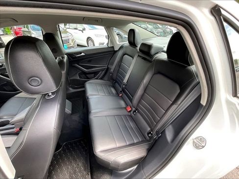 Used 2024 Volkswagen Jetta SE FWD image 25