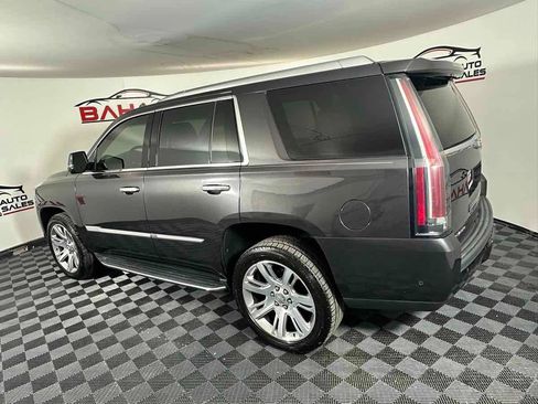 Used 2017 Cadillac Escalade Luxury AWD/4WD image 6