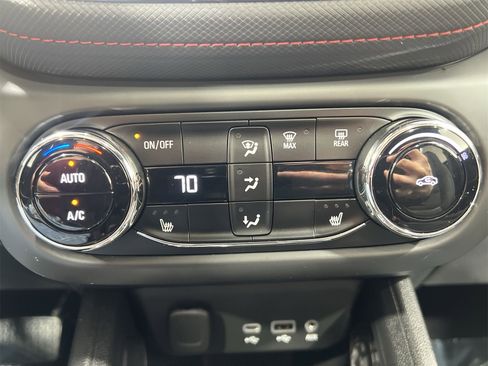 Used 2023 Chevrolet TrailBlazer RS w/ Sun and Liftgate Package image 18