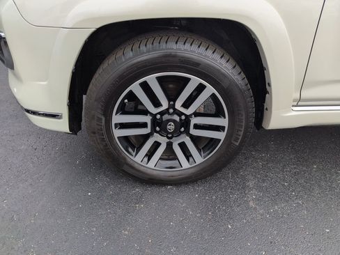 Used 2018 Toyota 4Runner Limited AWD/4WD image 27