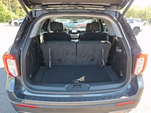 Used 2023 Ford Explorer XLT w/ Equipment Group 202A AWD/4WD image 28