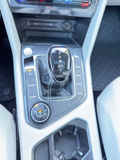 Used 2024 Volkswagen Tiguan SE AWD/4WD image 14