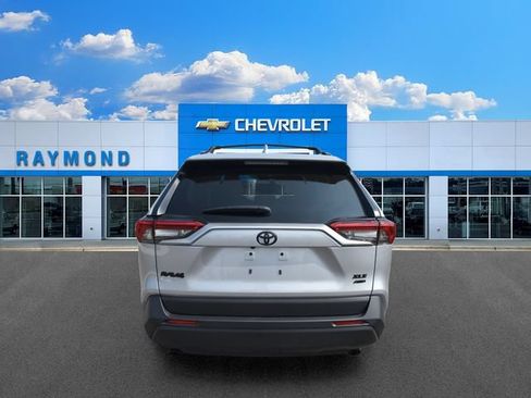 Used 2024 Toyota RAV4 XLE w/ Convenience Package AWD/4WD image 4