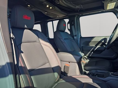 New 2025 Jeep Wrangler Unlimited Rubicon w/ Safety Group AWD/4WD image 38