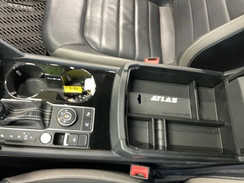 Used 2023 Volkswagen Atlas SEL Premium image 8