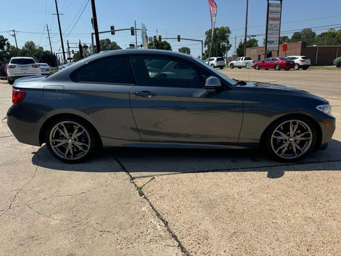 Used 2016 BMW M235i Coupe image 4