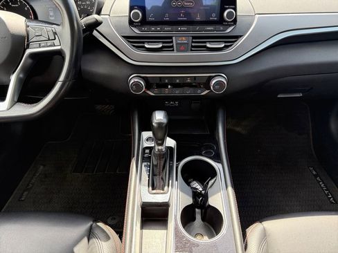 Used 2024 Nissan Altima 2.5 SR image 10