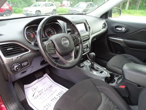 Used 2019 Jeep Cherokee 4WD Latitude image 9
