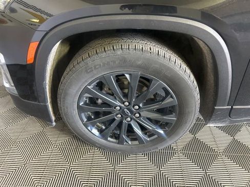 Used 2023 Chevrolet Traverse RS AWD/4WD image 38