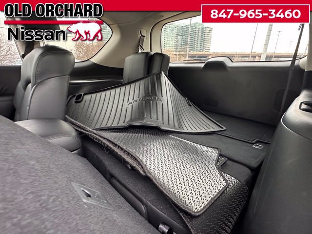 Used 2024 Nissan Armada SL w/ Captain's Chairs Package AWD/4WD image 13