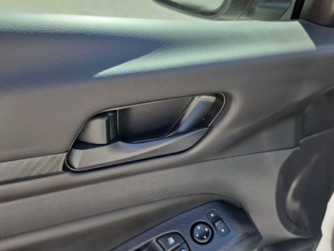 Certified 2025 Nissan Altima 2.5 S FWD image 18