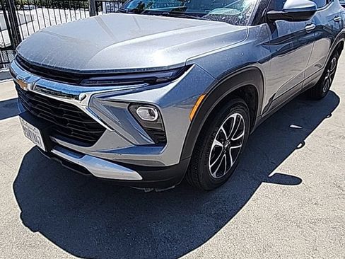 Certified 2025 Chevrolet TrailBlazer LT FWD image 2