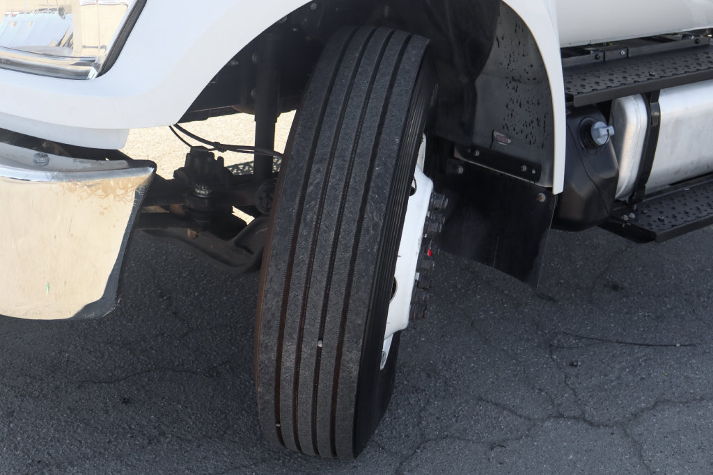 Used 2021 Ford F750 2WD Regular Cab Super Duty image 37