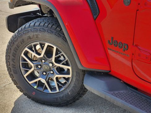 New 2026 Jeep Wrangler Unlimited Sahara image 17