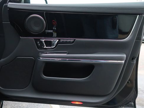 Used 2019 Jaguar XJ R-Sport image 48