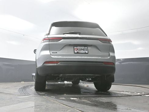 New 2026 Jeep Grand Cherokee Limited w/ Limited Altitude Package AWD/4WD image 44